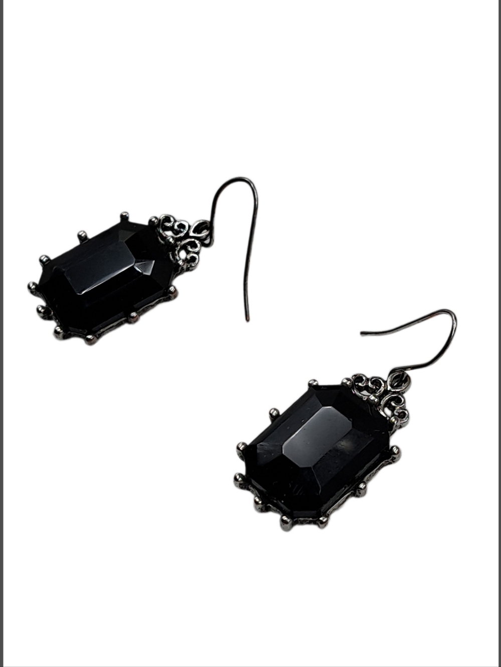🌲10/$20. Silver and Black Tones Earrings - Picture 5 of 5